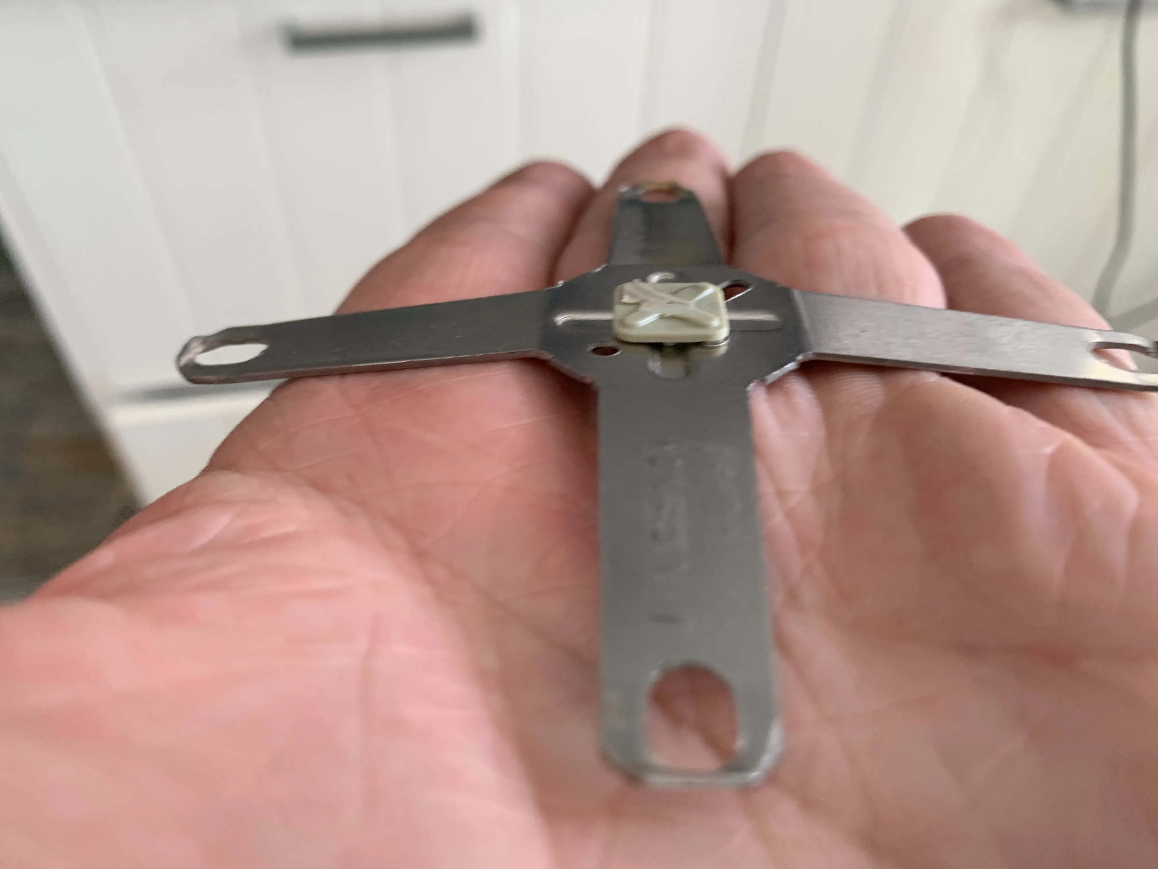 Purettu PS4 Pro, Xbox 360 -puristuslevy asennettuna APU:lle